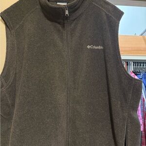 Columbia Men's Zip-Up Gray Vest